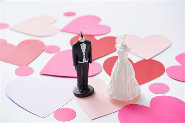 5月10日起結(jié)婚離婚不需要戶口本，人力資源怎么看？