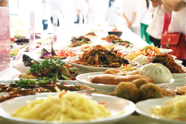 品牌營銷分析：第一批開零食店的人，賺夠千萬離場了
